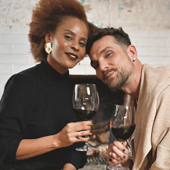 Igor Rickli e Aline Wirley vivem relacionamento aberto