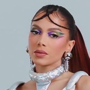 Anitta usou look inspirado em astronauta Valentina Tereshkiva para show de pré-carnaval