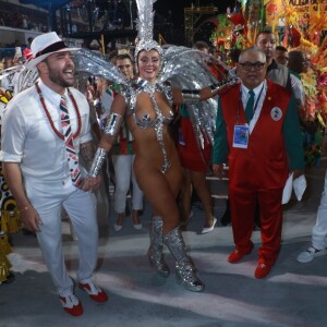 Paolla Oliveira, rainha de bateria da Grande Rio, no Desfile das Campeãs