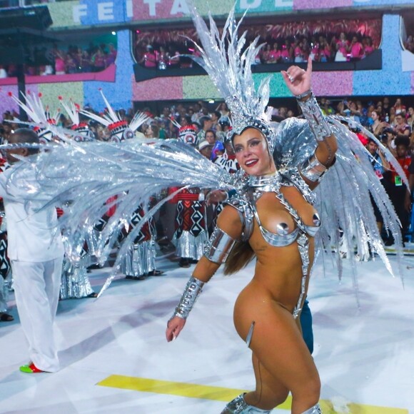 Paolla Oliveira voltou à Marquês da Sapucaí no Desfile das Campeãs do Rio