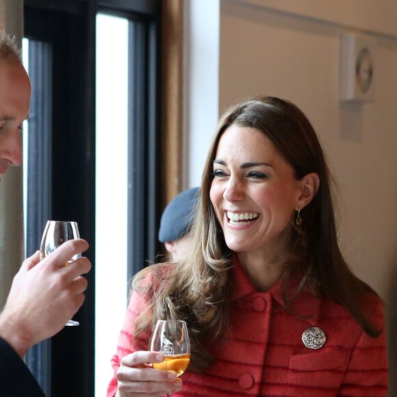 Príncipe William teria traído Kate Middleton em uma boate, segundo rumores