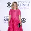 Kristen Bell usa vestido rosa Monique Lhullier em primeira aparição pública após dar à luz segundo filho