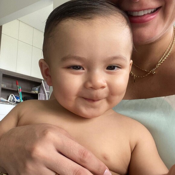 Andressa Urach: 'Isso é uma questão judicial, deixa de ser ignorante. Não é querer ou não ter meu filho. Você é muito desinformada'