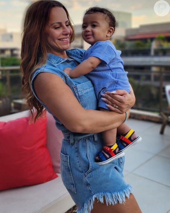 Viviane Araujo e Joaquim combinam looks com aspecto jeans