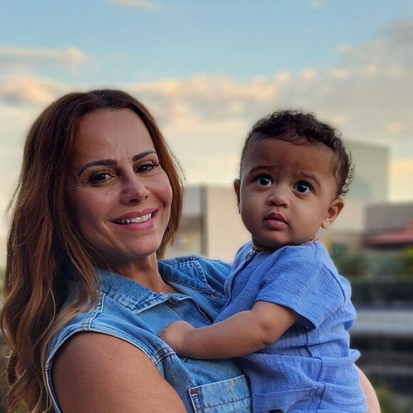 Fotos de Viviane Araujo com o filho foram feitas por Guilherme Militão, marido da atriz e pai do bebê