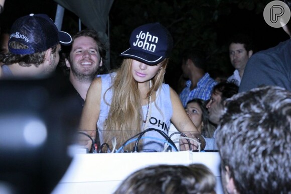 Lindsay Lohan assume as carrapetas da festa