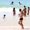 Carmo Dalla Vecchia exibe boa forma durante corrida pela praia de Ipanema, na Zona Sul do Rio de Janeiro