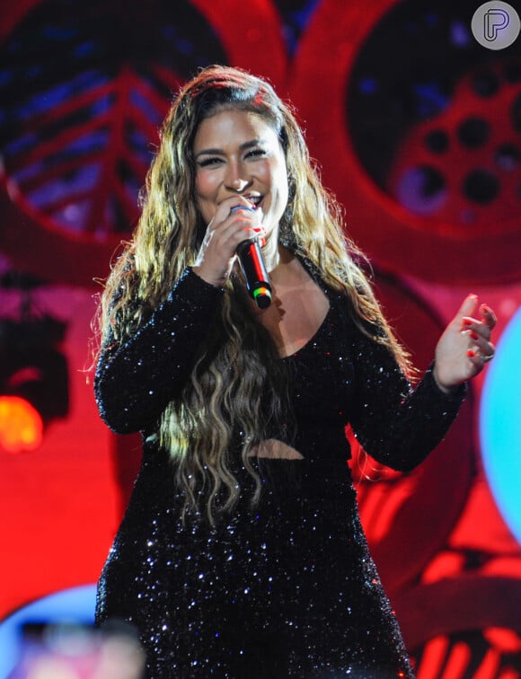 Simone Mendes cantou em gravação do DVD 'Deu Rolo De Novo', da dupla Guilherme e Benuto