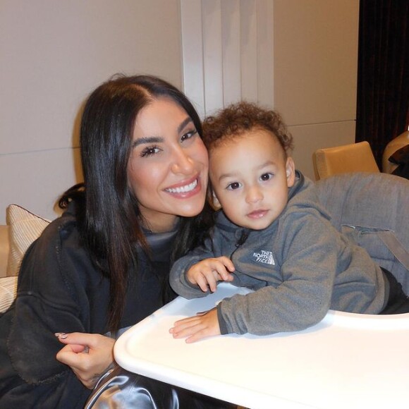 Larissa chamou Cris, filho de Fred e Bianca, de 'filhote'