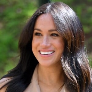 'Não acho que Meghan seja corajosa ou forte o suficiente para estar lá [na coroação]', disse Paul Burrell em entrevista ao tabloide Closer Magazine