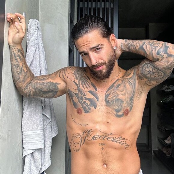 Maluma deixou os fãs desnorteanos com seu nude na piscina