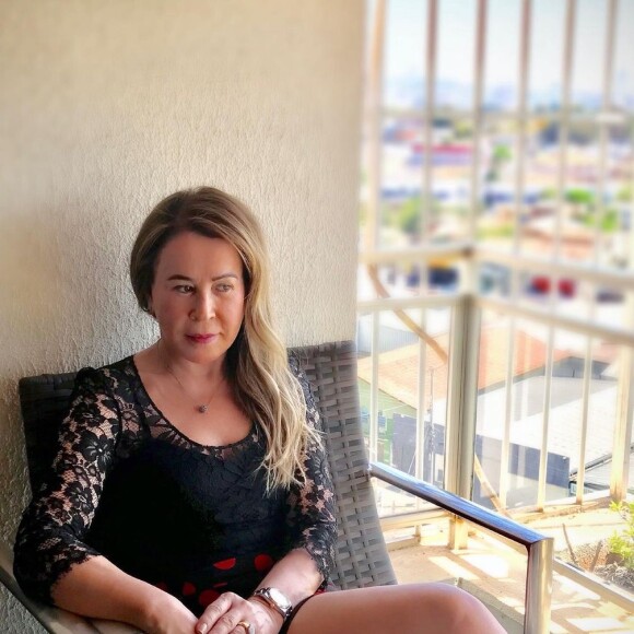 Zilu indagou um homem que deixou diversos emojis de risada na publicação: 'Qual é a graça? Quero rir também!'