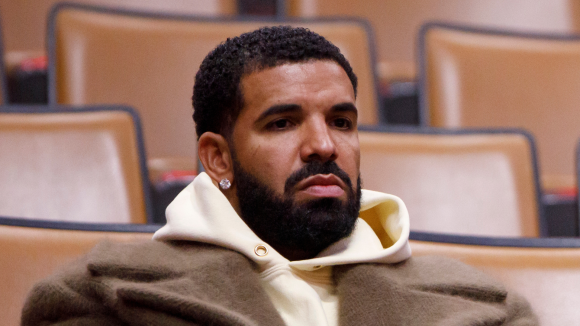 Caloteiro? Drake ainda não devolveu o cachê milionário do Lollapalooza. Saiba detalhes