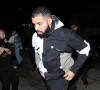 Drake ainda não devolveu o cachê milionário que recebeu antecipadamente pela apresentação, segundo o colunista Leo Dias, do Metrópoles