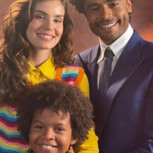 Marcelino (Levi Asaf) reaproxima os pais, Marê (Camila Queiroz) e Orlando (Diogo Almeida), na novela 'Amor Perfeito'