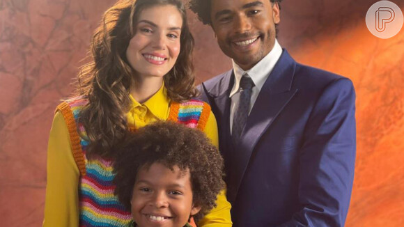 Marcelino (Levi Asaf) reaproxima os pais, Marê (Camila Queiroz) e Orlando (Diogo Almeida), na novela 'Amor Perfeito'