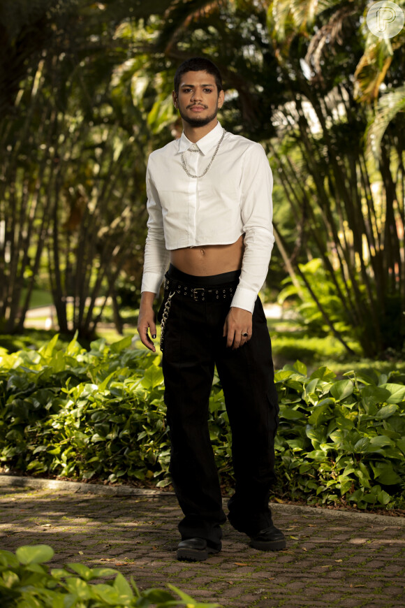 Gabriel Santana sofreu ataques homofóbicos na web por usar cropped após a saída do 'BBB 23'
