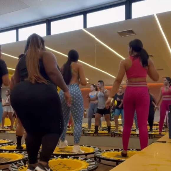Jojo Todynho apareceu pegando pesado em sua rotina de exercícios físicos