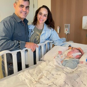 Juliano Cazarré e Letícia Cazarré encaram luta com a filha, nascida em junho de 2022, e que já passou por internações e cirurgias