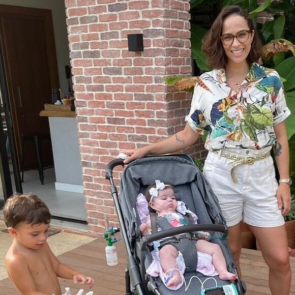 Juliano Cazarré acrescentou ao comentar luta com a filha caçula, Maria Guilhermina: 'Carregar a Cruz com alegria. Mas o resultado é Deus quem decidirá'