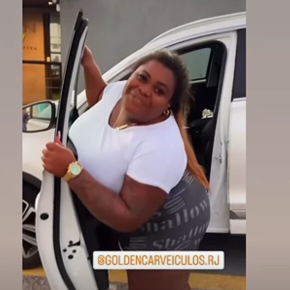 Amigo de Jojo Todynho mostrou a felicidade da cantora ao buscar seu novo carro