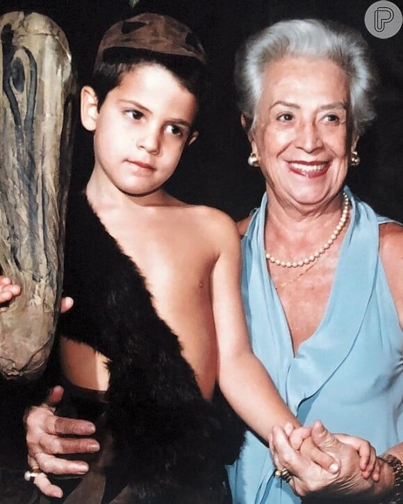 Enzo Celulari surgiu em foto de infância com a avó materna postada pela mãe, Claudia Raia