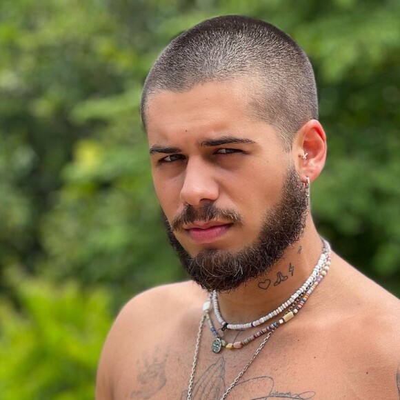 Tatuador  explicou o significado do desenho feito em Zé Felipe 