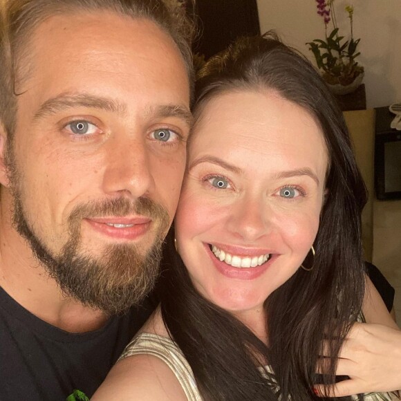 Rafael Cardoso e Mari Bridi estão apenas ficando e não querem rotular relação, segundo a colunista Fábia Oliveira, do Metrópoles