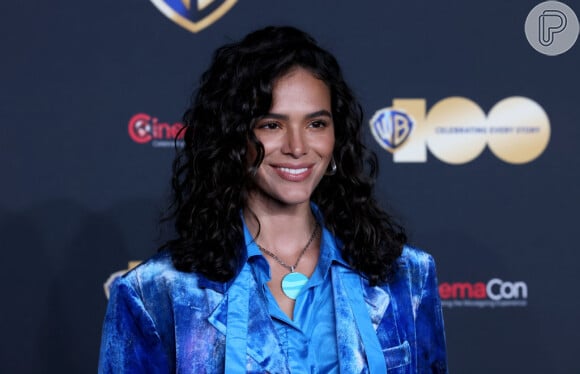 Bruna Marquezine está prestes a alcançar o estrelato internacional com a estreia de 'Besouro Azul'