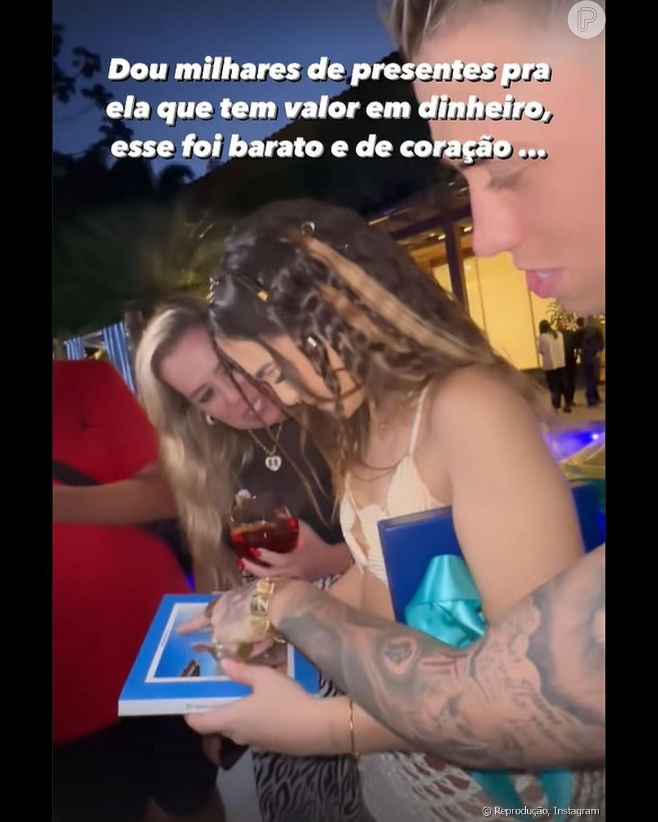 Namorado de Mel Maia, MC Daniel d&aacute; presente barato de anivers&aacute;rio e atriz  reage. V&iacute;deo: fotos - Purepeople