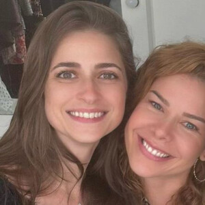 Fernanda Souza postou nova foto com a namorada, Eduarda Porto, no Instagram