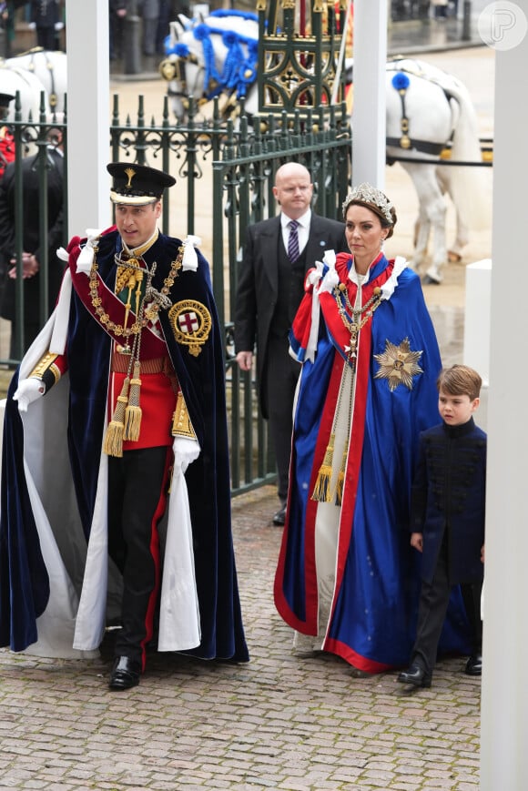 Na coroação de Rei Charles III, Kate Middleton atraiu holofotes por visual elegante