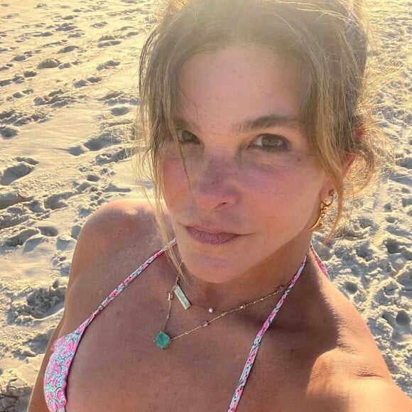 Fãs de Cristiana Oliveira ficaram encantados com foto da atriz de biquíni