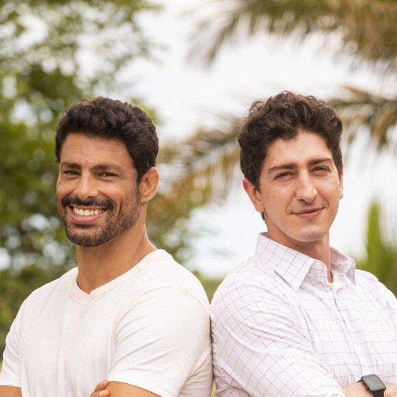 Caio (Cauã Reymond) terá uma grande briga com o irmão, Daniel (Johnny Massaro), na novela 'Terra e Paixão' ao descobrir segredo da mãe dele, Irene (Gloria Pires)