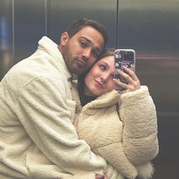 Larissa Manoela compartlhou fotos com André Luiz Frambach, seu noivo desde dezembro de 2022