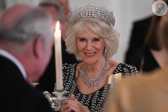 Camilla Parker-Bowles teria exigido que a Princesa de Gales lhe fizesse reverência por estar em uma posição hierárquica superior