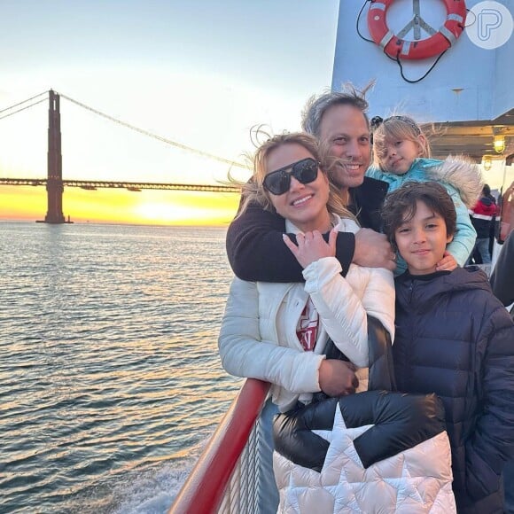 Eliana é mulher de Adriano Ricco, pai de sua filha, Manuela. Apresentadora é ainda mãe de Arthur