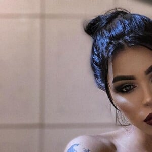 Sophia Barclay é influenciadora, trans e tem mais de 100 mil seguidores.