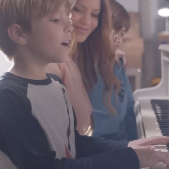 Milan e Sasha, filhos de Shakira e Piqué, participaram de 'Acróstico', música da cantora