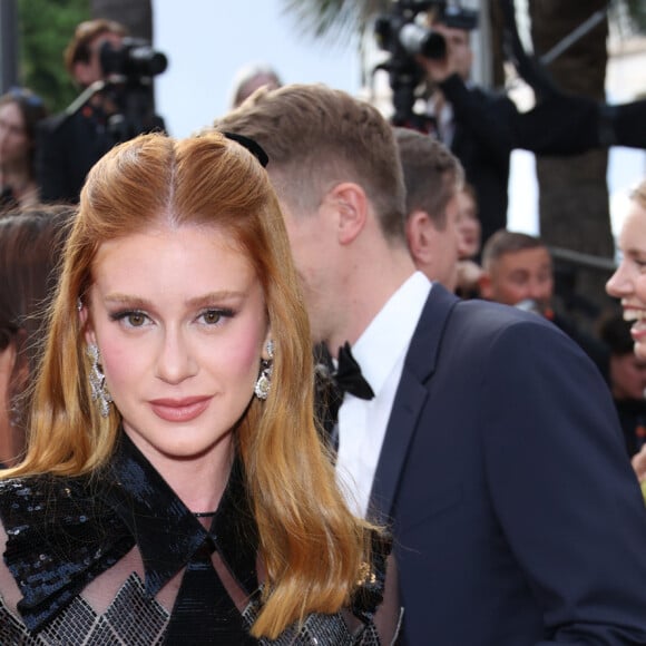 Marina Ruy Barbosa exibiu os seios em vestido transparente