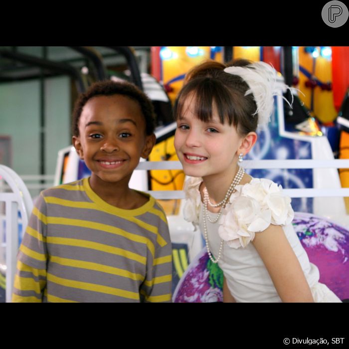 Maria Joaquina (Larissa Manoela) humilhava o humilde Cirilo (Jean Paulo ...