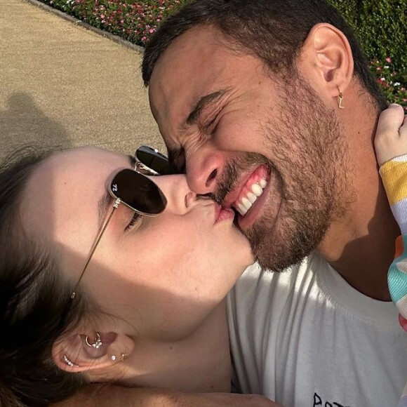 Larissa Manoela está noiva de André Luiz Frambach; relação não teria aval dos pais da atriz