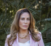 Na novela 'Terra e Paixão', Irene (Gloria Pires) e Graça (Agatha Moreira) se preocupam pois Daniel (Johnny Massaro) demora em marcar o casamento dele com a empresária