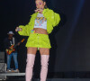 Bianca Andrade dançou bastante em cima do palco durante festival LGBTQIA+