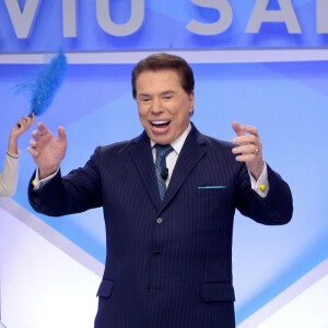 Fãs de Silvio Santos apontaram que apresentador usa dentadura já há algum tempo