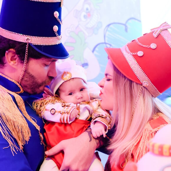 Filha de Viih Tube e Eliezer se vestiu como Xuxa e os pais incorporaram as Paquitas