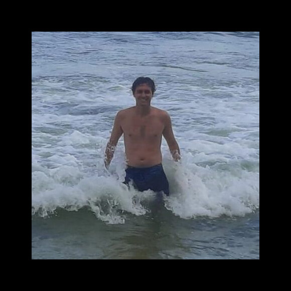 Assim como Sabrina Sato, Felipe Dylon também está solteiro 