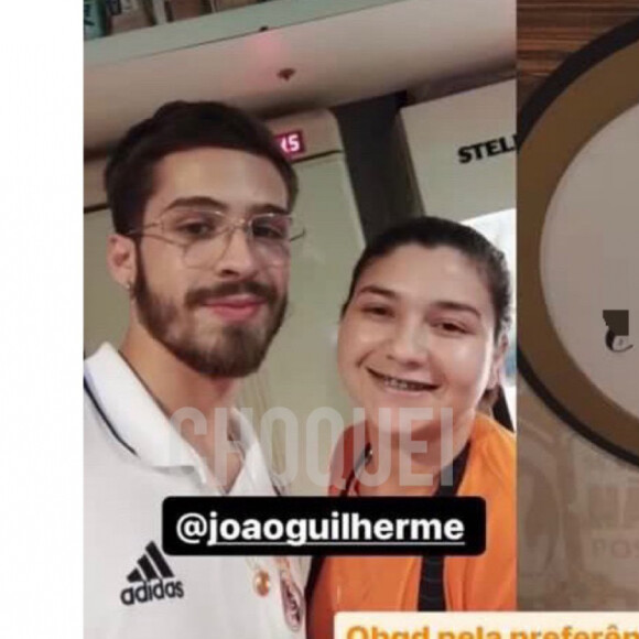 Bruna Marquezine e João Guilherme estiveram juntos em um bar do Rio de Janeiro