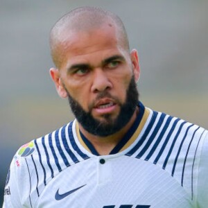 Daniel Alves era jogador do Pumas, time do México, quando foi acusado de estupro.