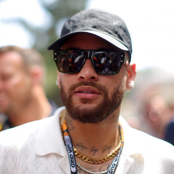 Neymar virou piada na web pelo fato de o encontro sexual com a influenciadora ter durado menos de 40 minutos